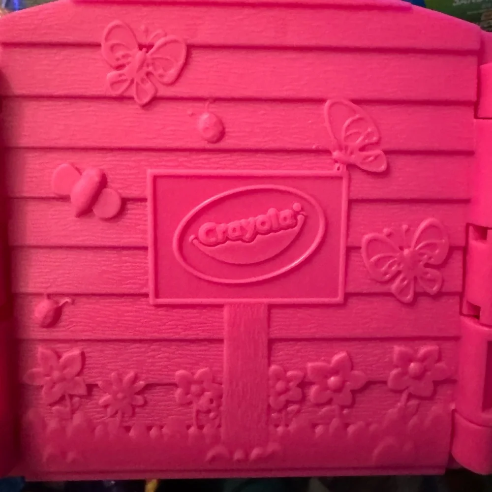 Crayola scribble & scrub pet salon w/ 3 pets (RETIRED)